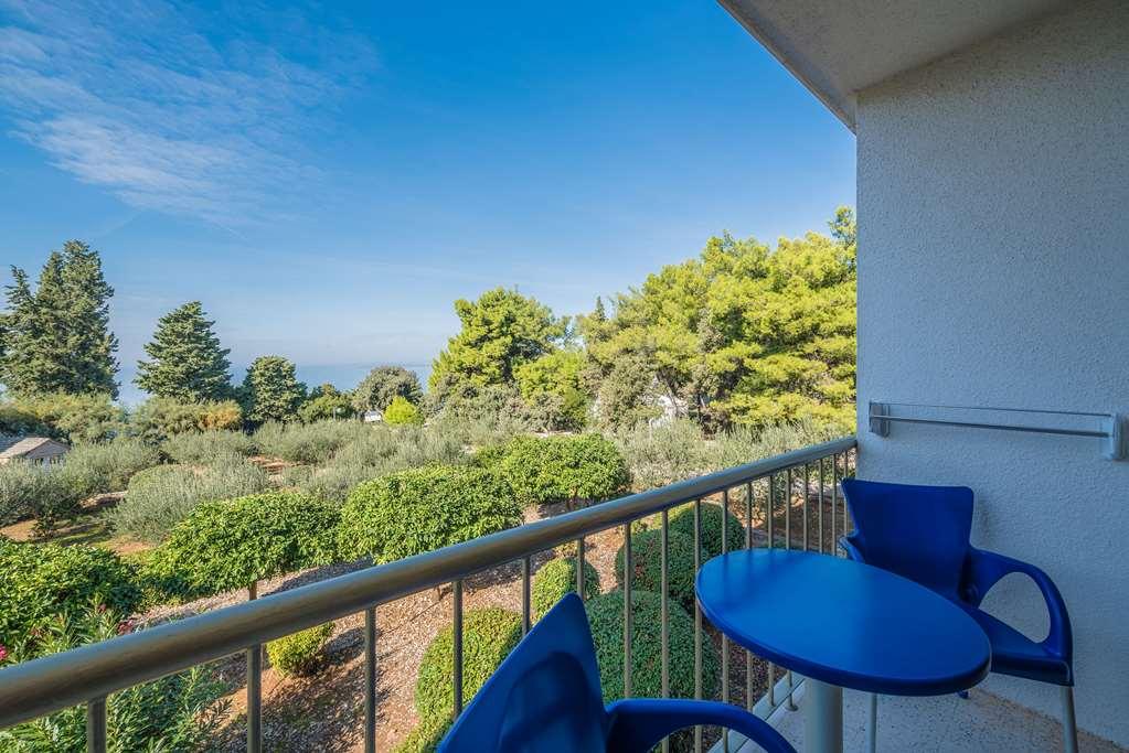 Bluesun Holiday Village Velaris Supetar Oda fotoğraf
