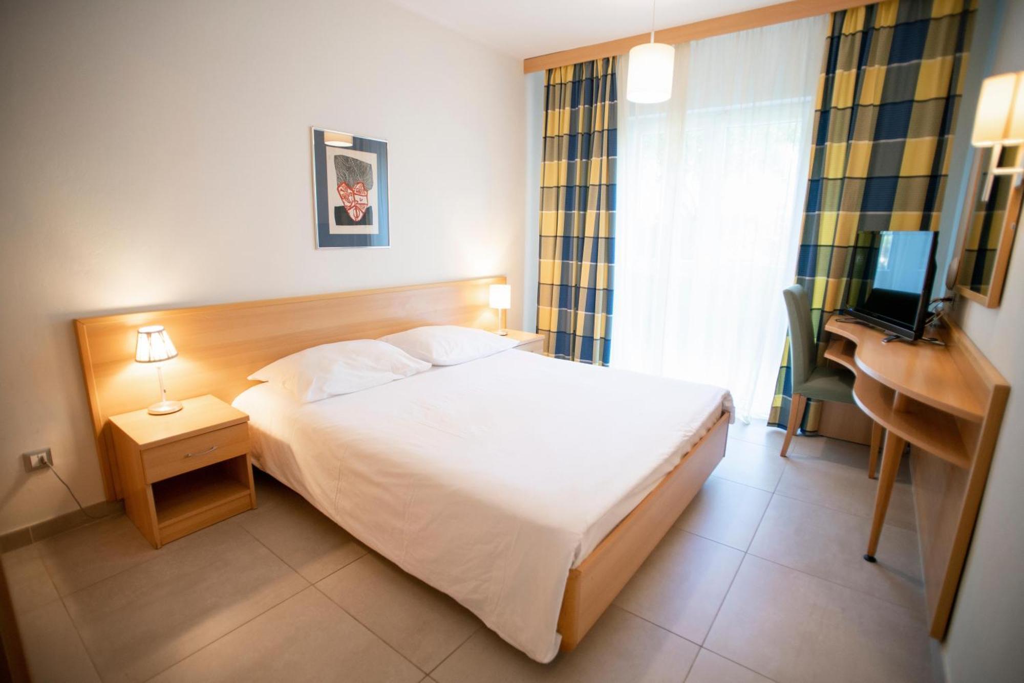 Bluesun Holiday Village Velaris Supetar Dış mekan fotoğraf