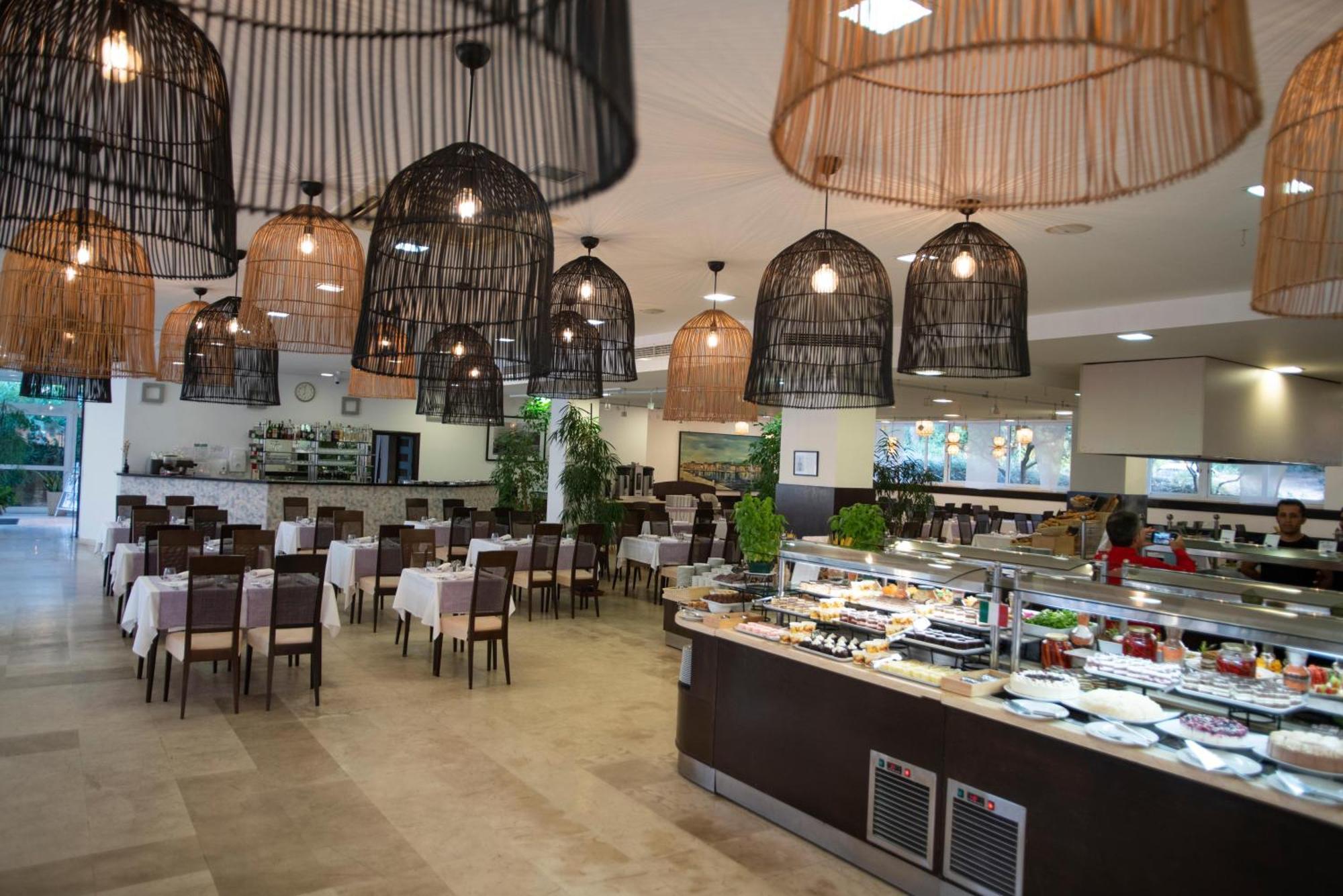 Bluesun Holiday Village Velaris Supetar Dış mekan fotoğraf