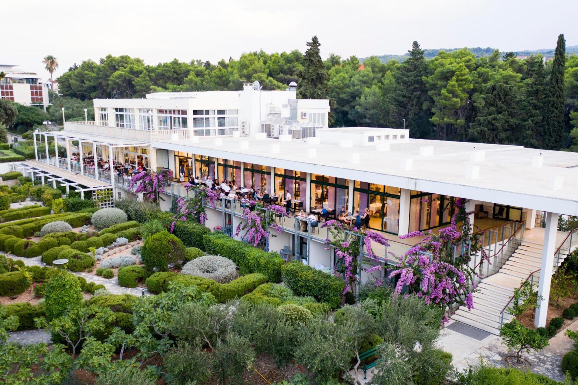 Bluesun Holiday Village Velaris Supetar Dış mekan fotoğraf