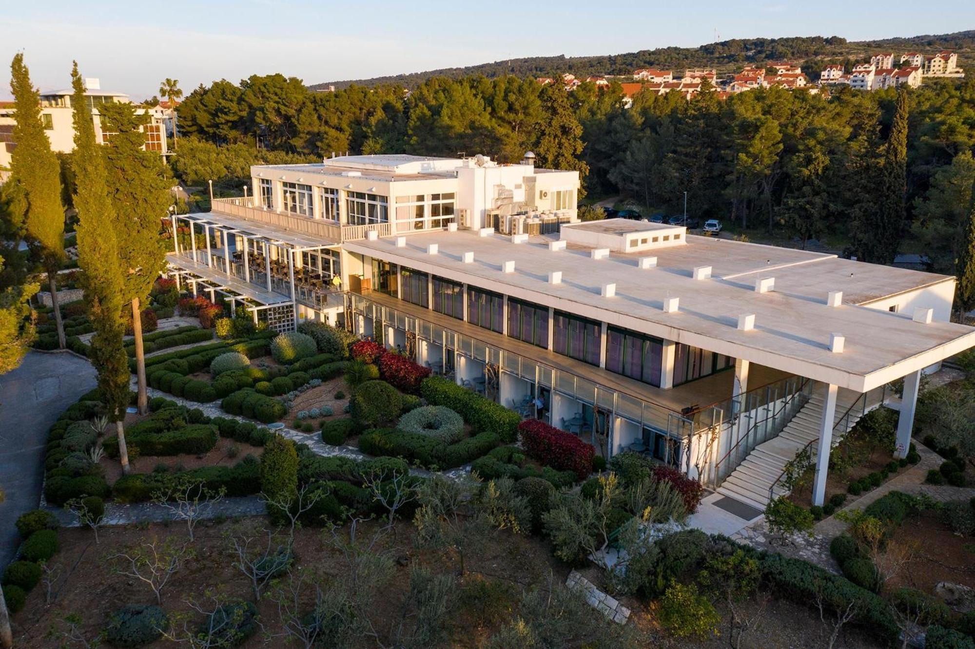 Bluesun Holiday Village Velaris Supetar Dış mekan fotoğraf