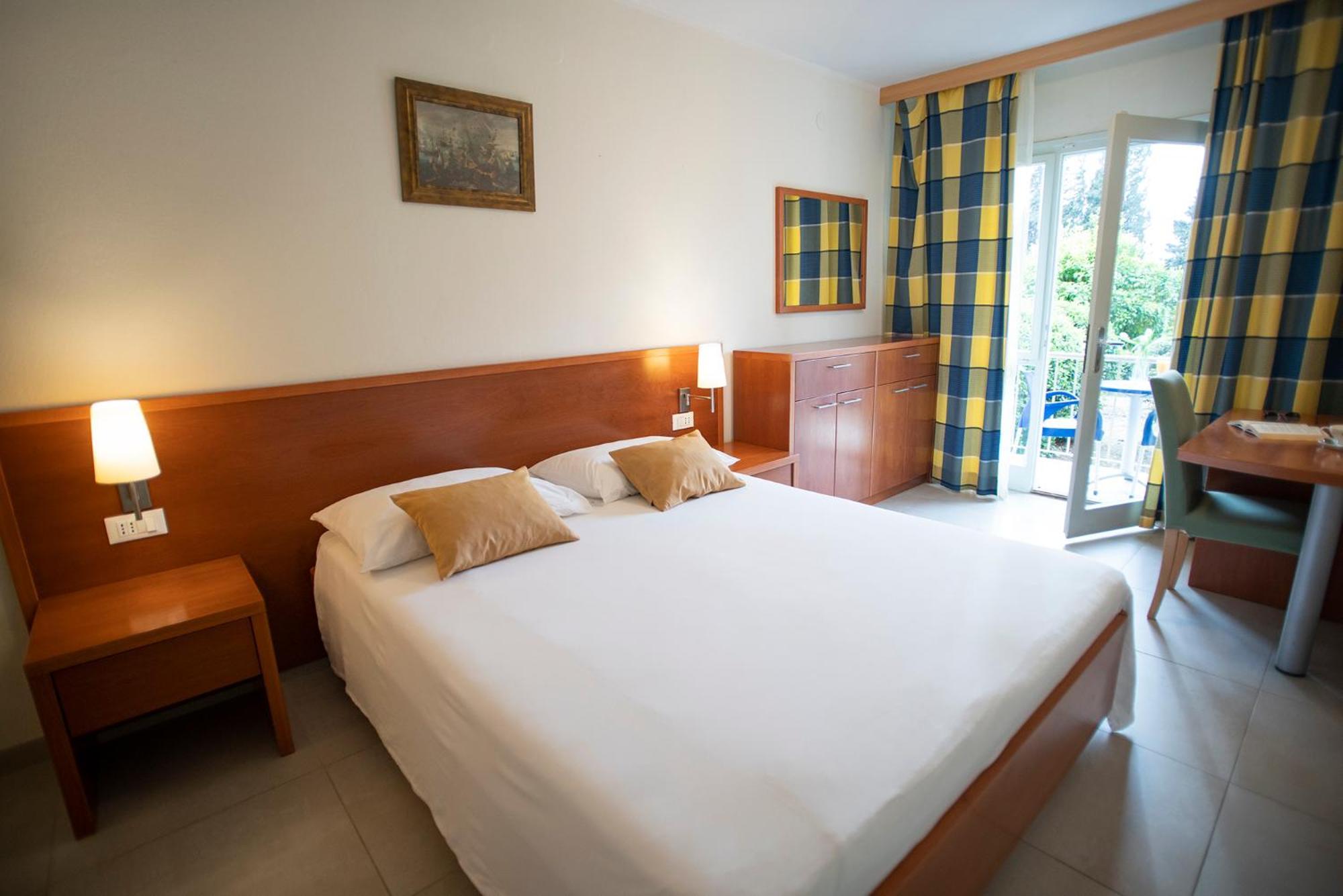 Bluesun Holiday Village Velaris Supetar Oda fotoğraf