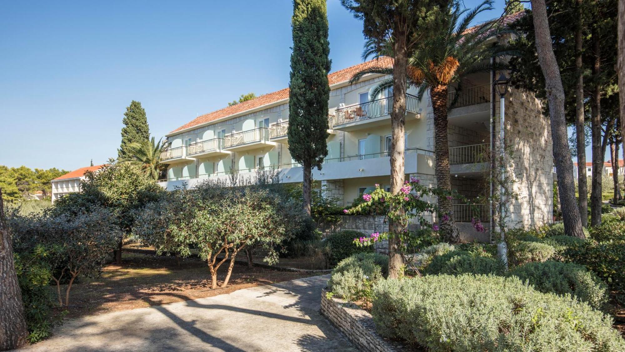 Bluesun Holiday Village Velaris Supetar Dış mekan fotoğraf