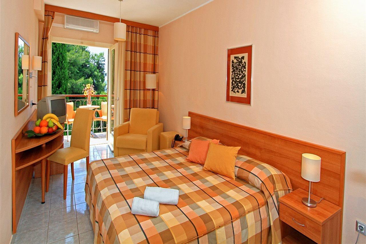 Bluesun Holiday Village Velaris Supetar Dış mekan fotoğraf
